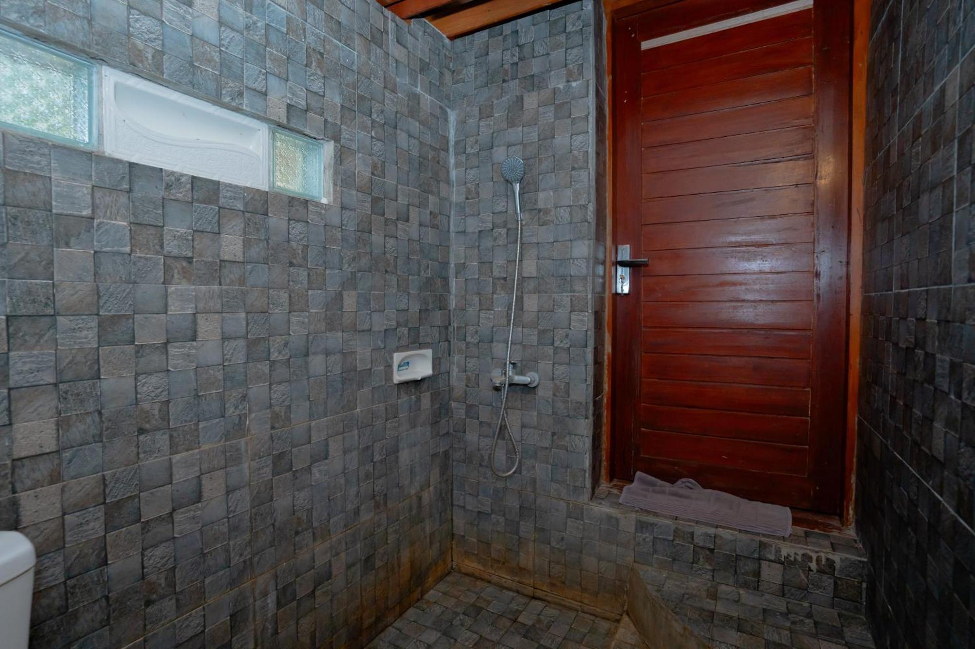 Reddoorz Syariah Near Lombok Epicentrum Mall Mataram Dış mekan fotoğraf